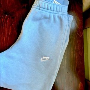 Nike Mens Sportswear Club Fleece Standard Fit Taper Leg Regular Length Joggers